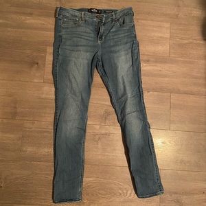 13R Hollister Jeans
